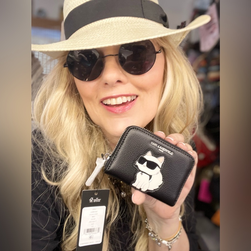 KARL LAGERFELD Black Leather Zip Around Card Case Featuring Choupette